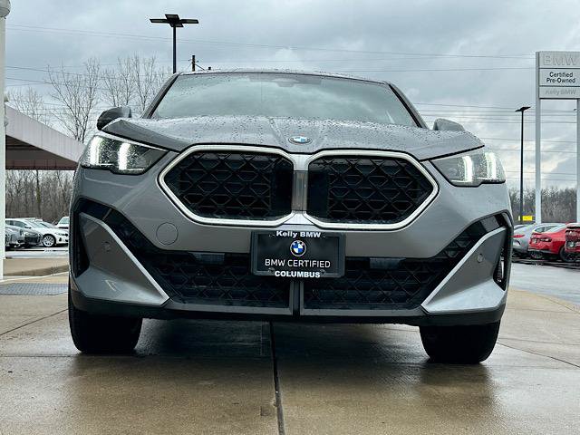 Used 2025 BMW X2 xDrive28i AWD/4WD image 2
