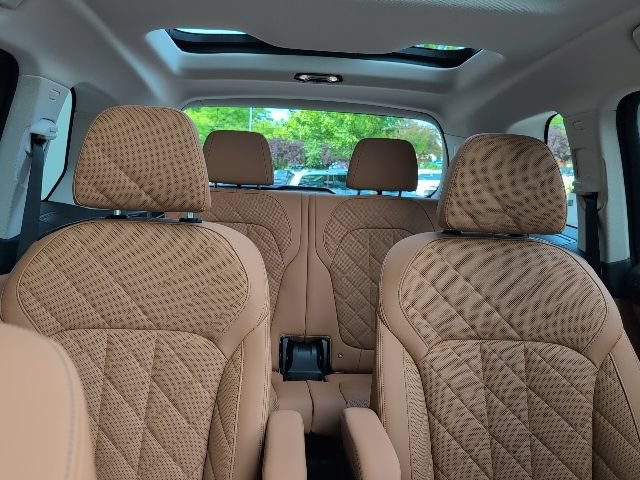 Used 2025 BMW X7 xDrive40i w/ Premium Package AWD/4WD image 26
