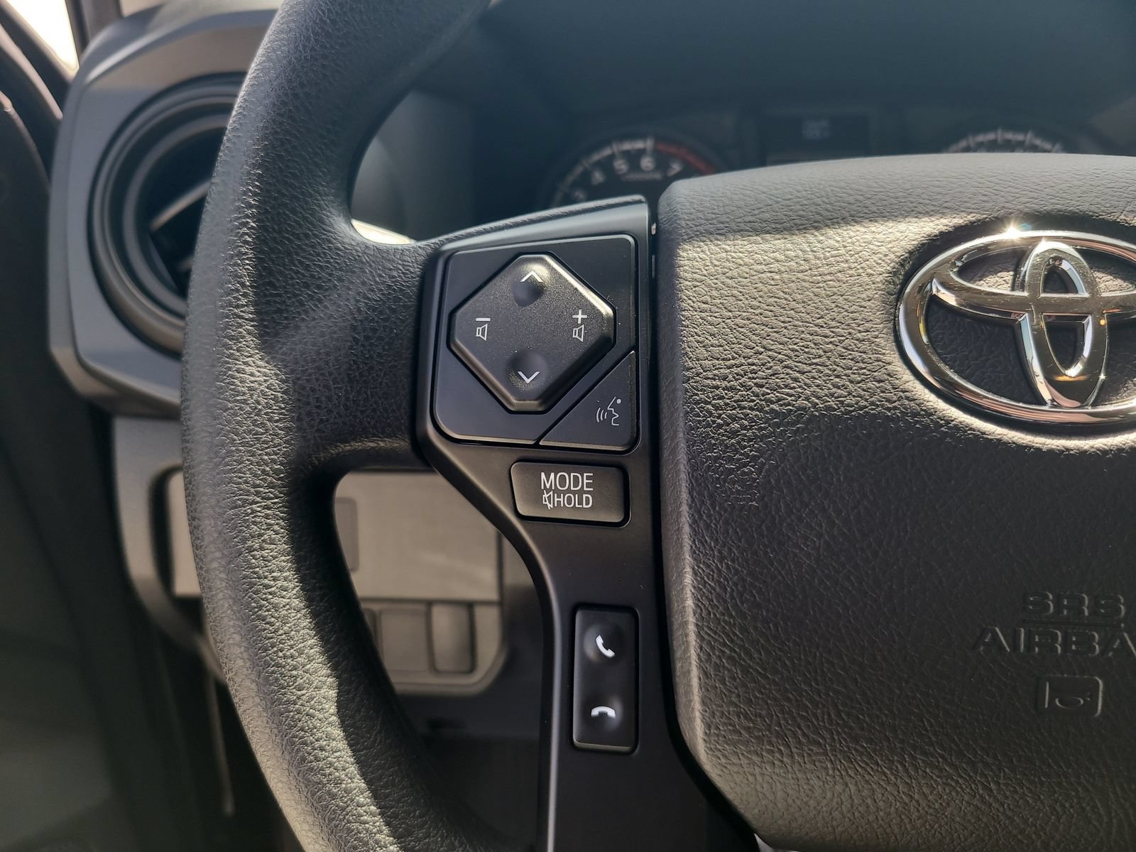Used 2022 Toyota Tacoma SR AWD/4WD image 13