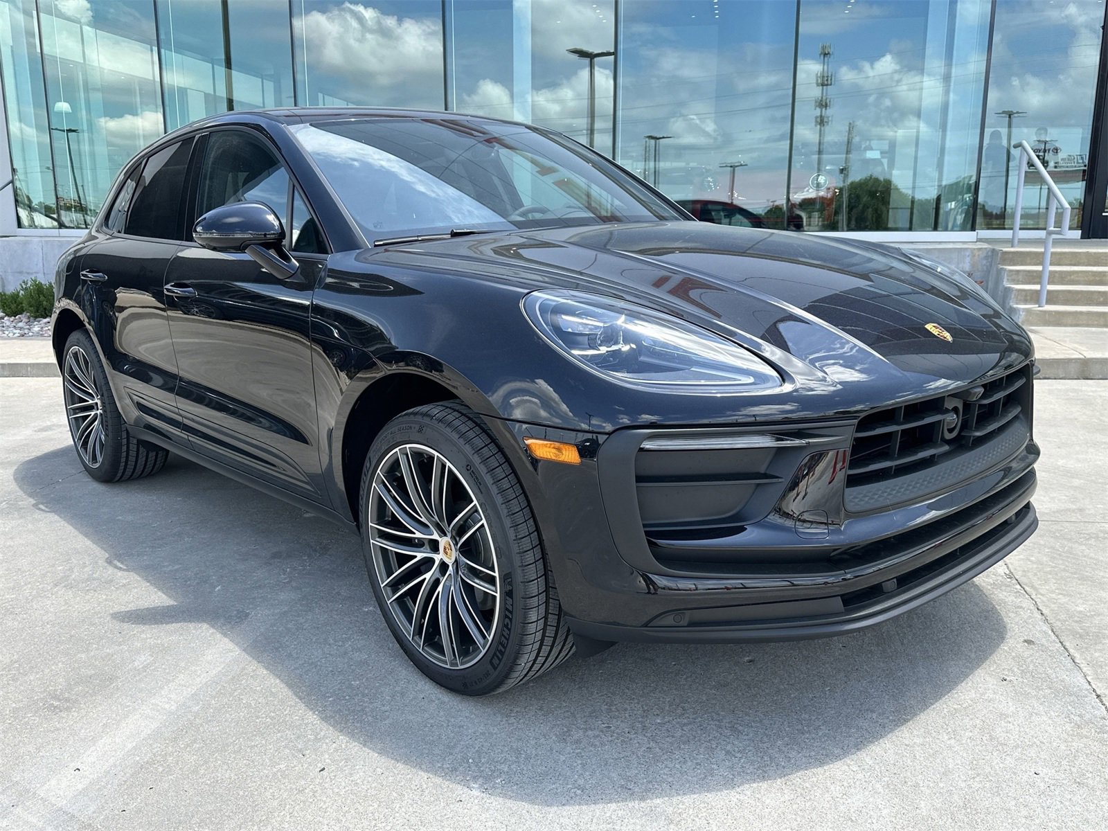 New 2025 Porsche Macan image 9