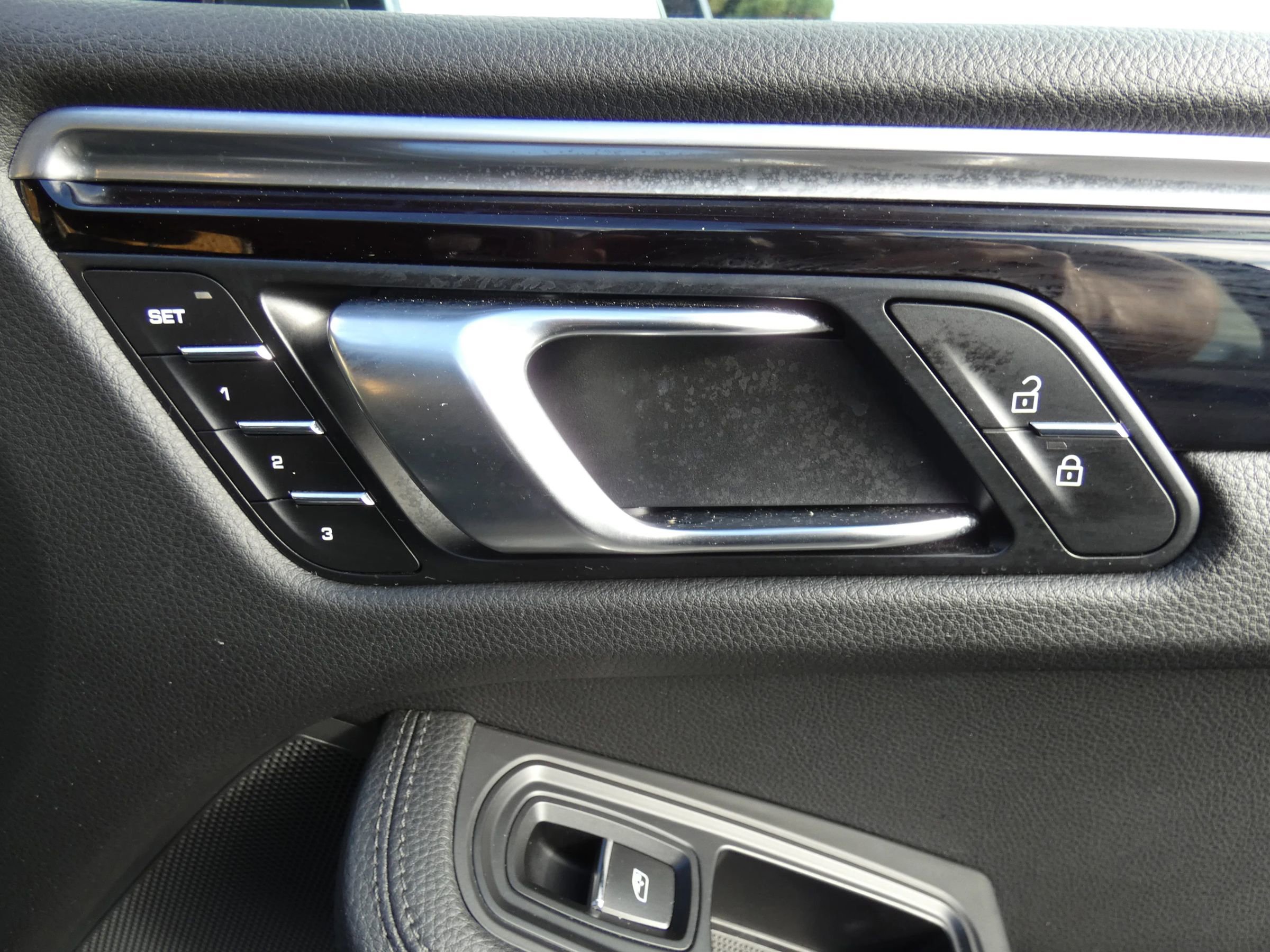 Used 2019 Porsche Macan image 36