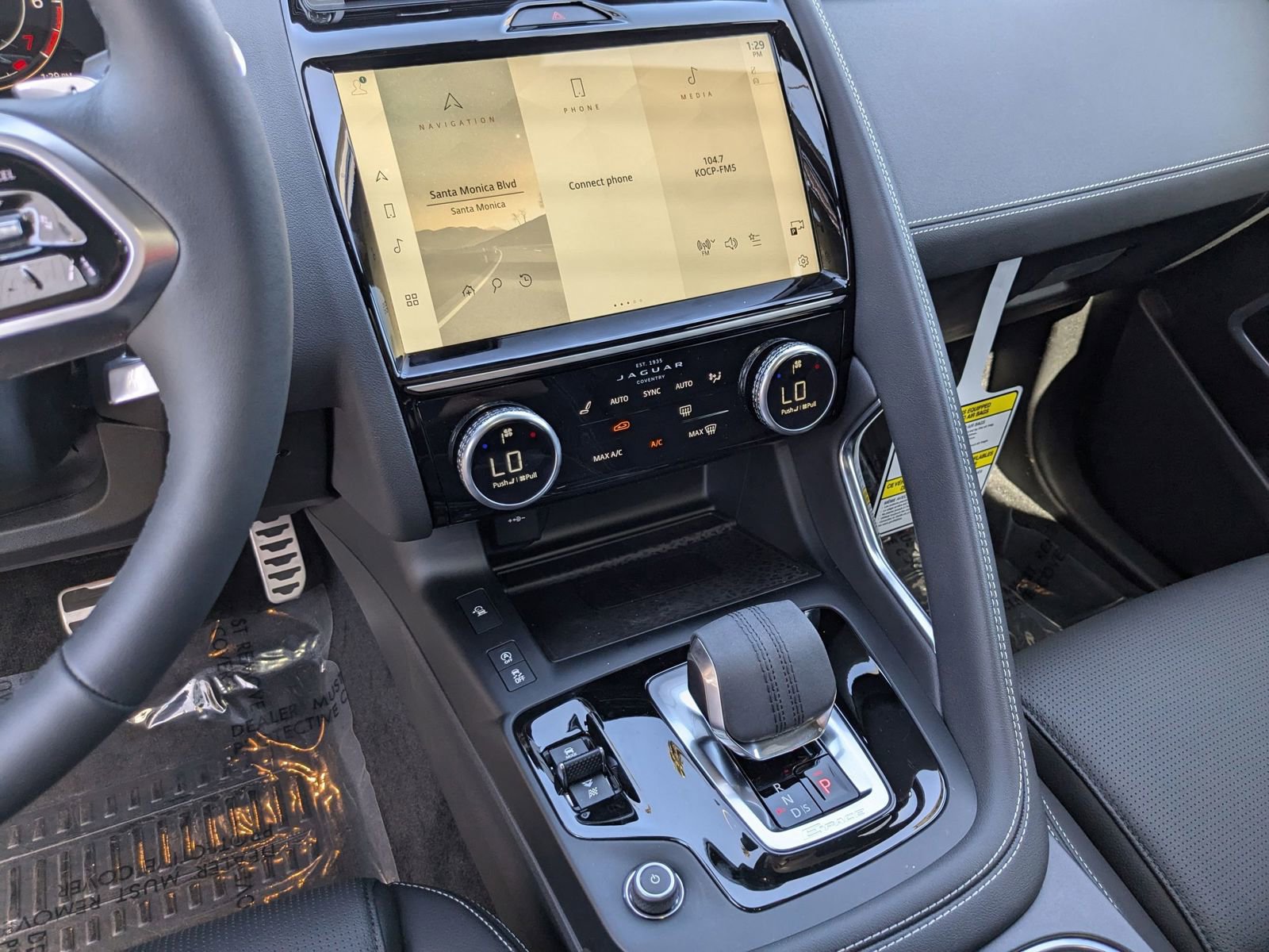 Used 2024 Jaguar E-PACE R-Dynamic SE image 18