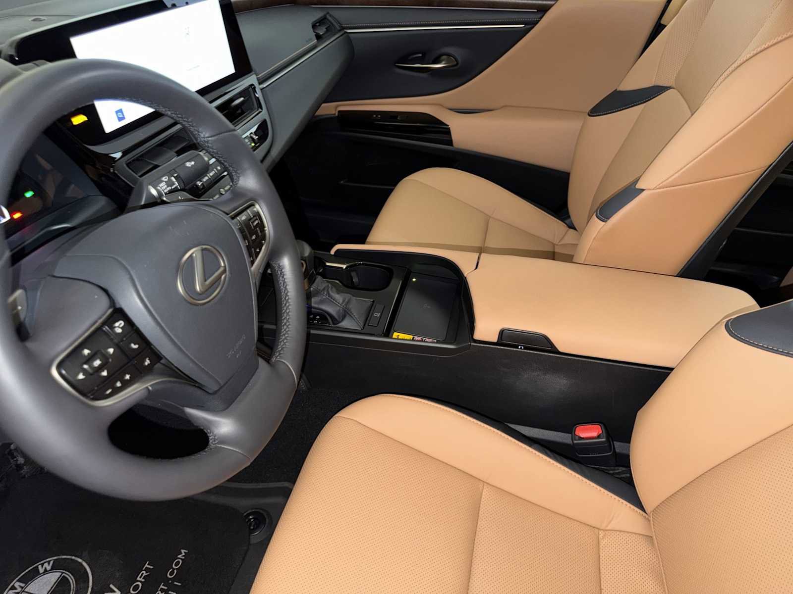 Used 2024 Lexus ES 350 w/ Premium Package image 19