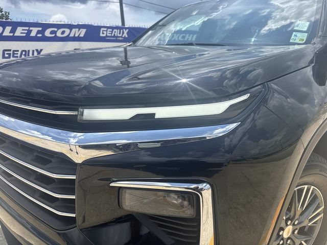 Used 2024 Chevrolet Traverse LT w/ LPO, Floor Liner Package FWD video 2