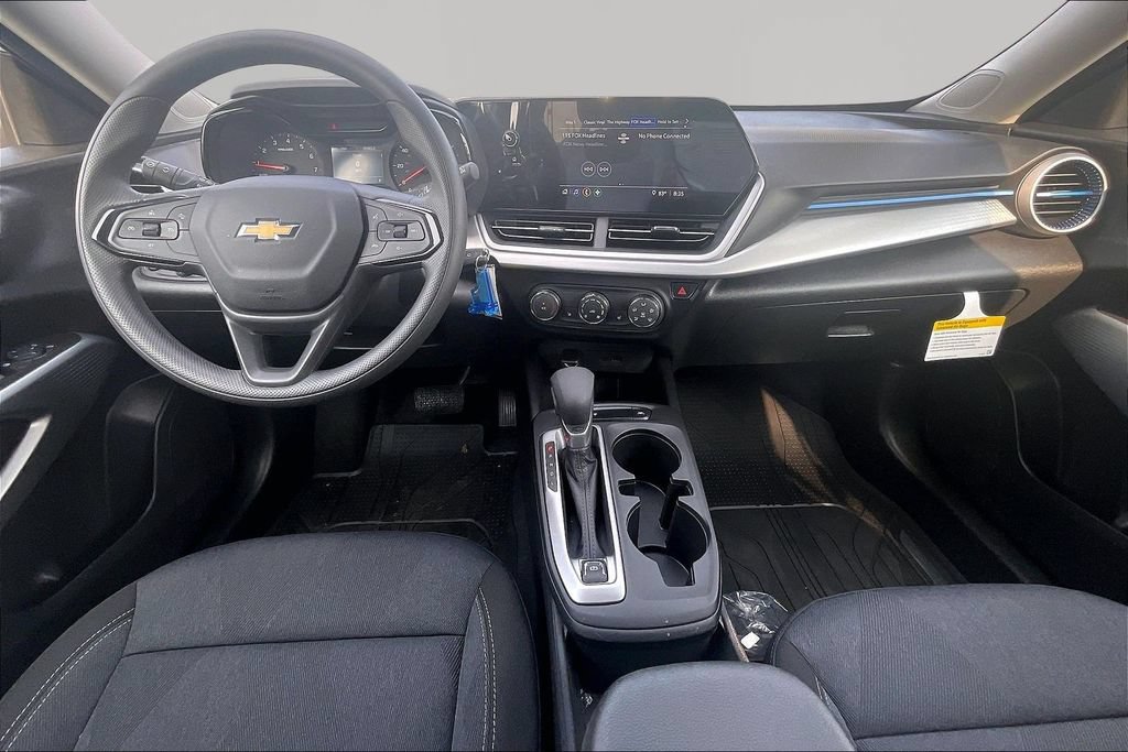 Used 2026 Chevrolet Trax LS w/ LS Convenience Package FWD image 7