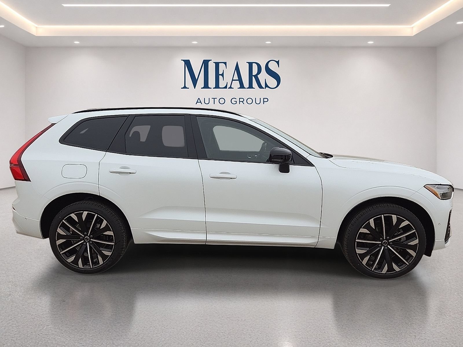 New 2026 Volvo XC60 T8 Ultra w/ Protection Package Premier AWD/4WD image 3