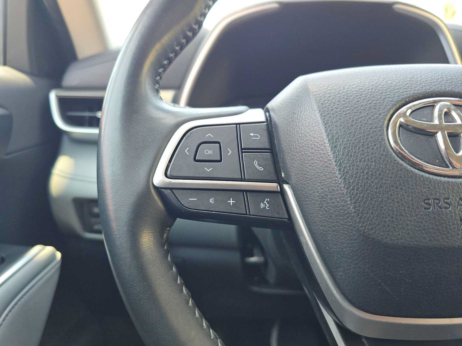 Used 2023 Toyota Highlander XLE FWD image 31