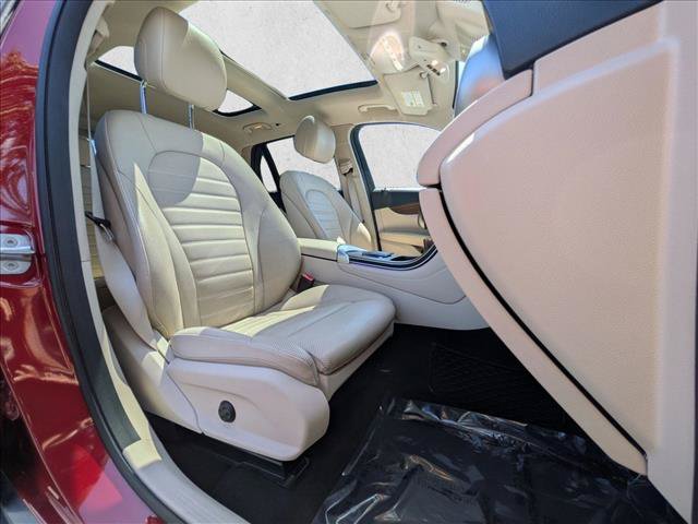 Used 2020 Mercedes-Benz GLC 300 4MATIC image 21
