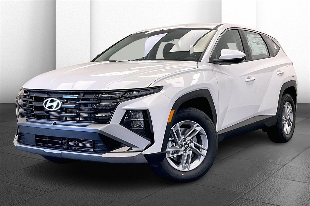New 2025 Hyundai Tucson SE image 2