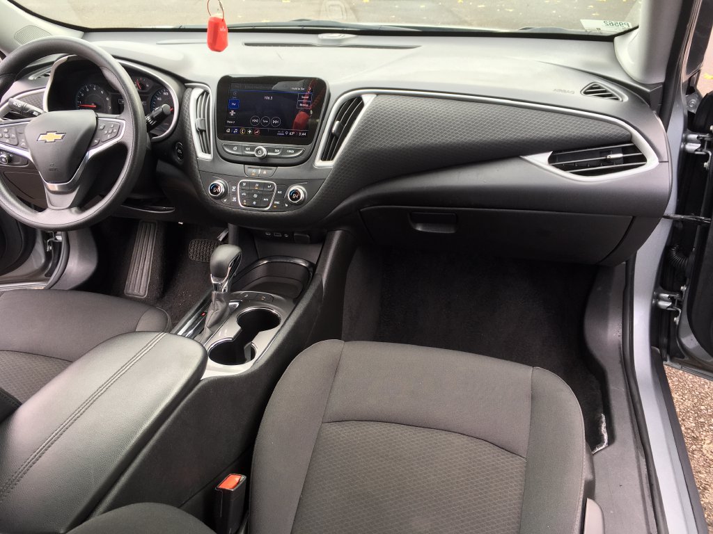 Used 2025 Chevrolet Malibu LT FWD image 30