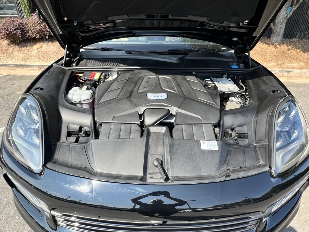 Used 2021 Porsche Cayenne Coupe image 8