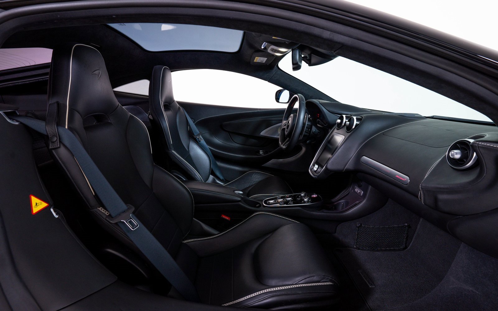 Used 2023 McLaren GT image 17