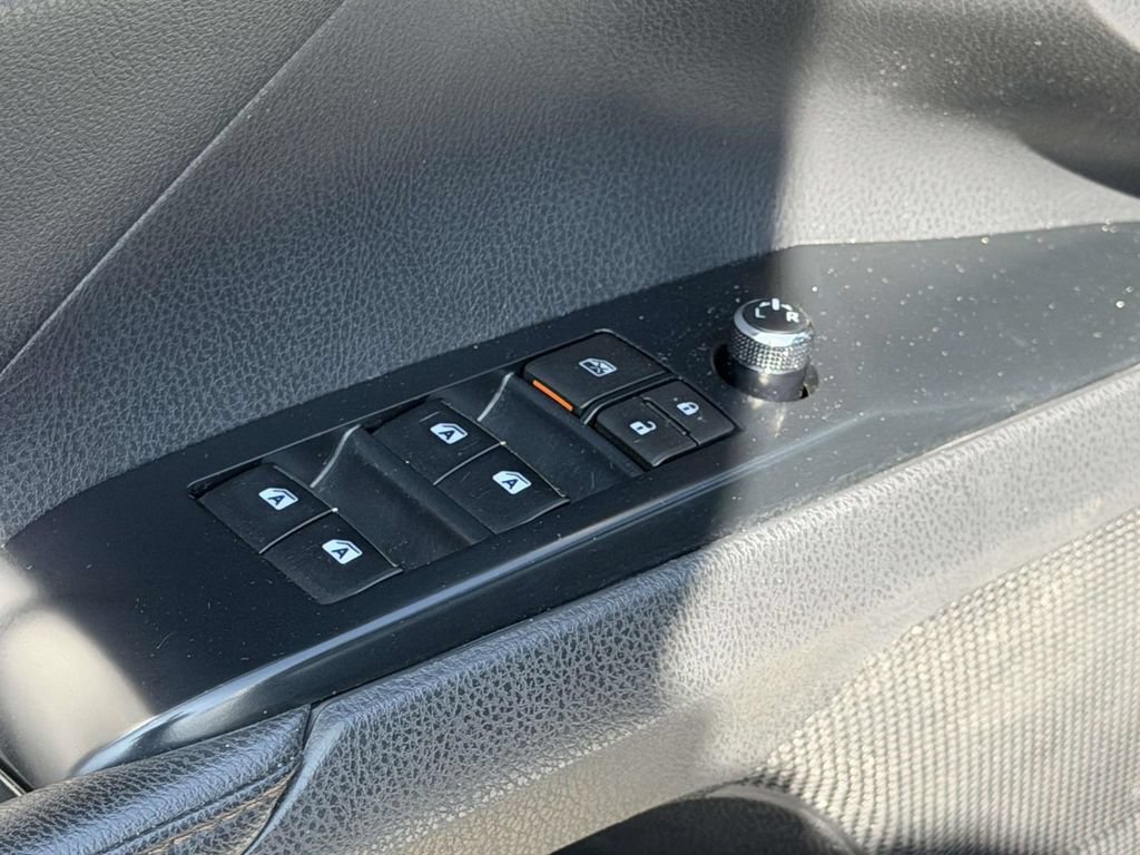 Used 2019 Toyota Camry FWD image 17