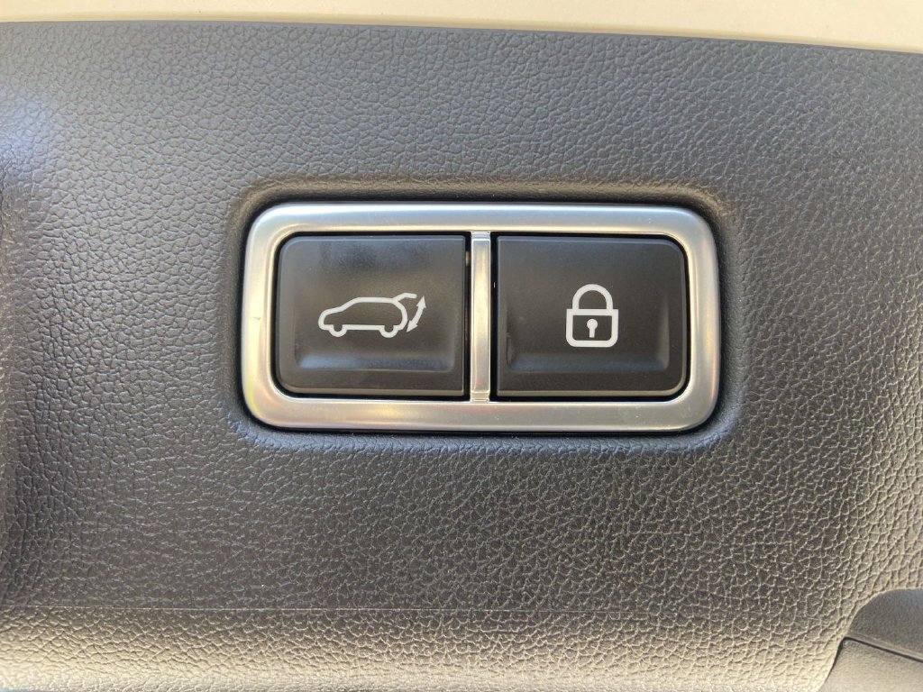 Used 2023 Kia Sorento SX FWD image 8