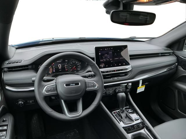 New 2026 Jeep Compass Latitude AWD/4WD image 30
