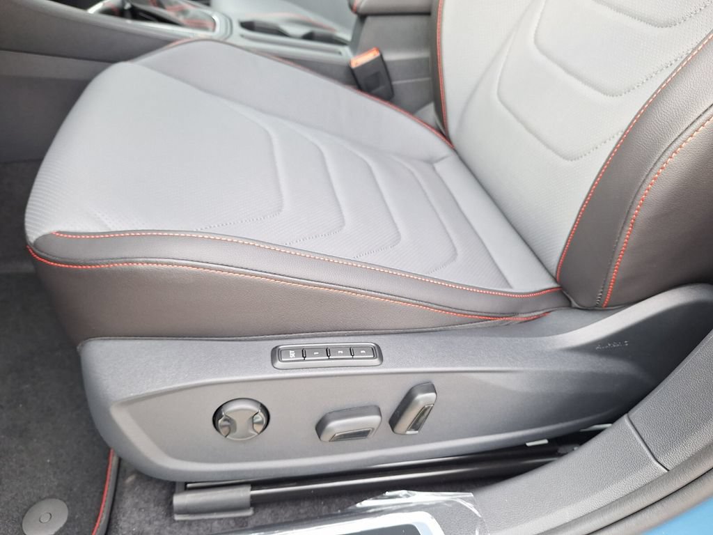 Certified 2026 Volkswagen Jetta GLI Autobahn FWD image 10