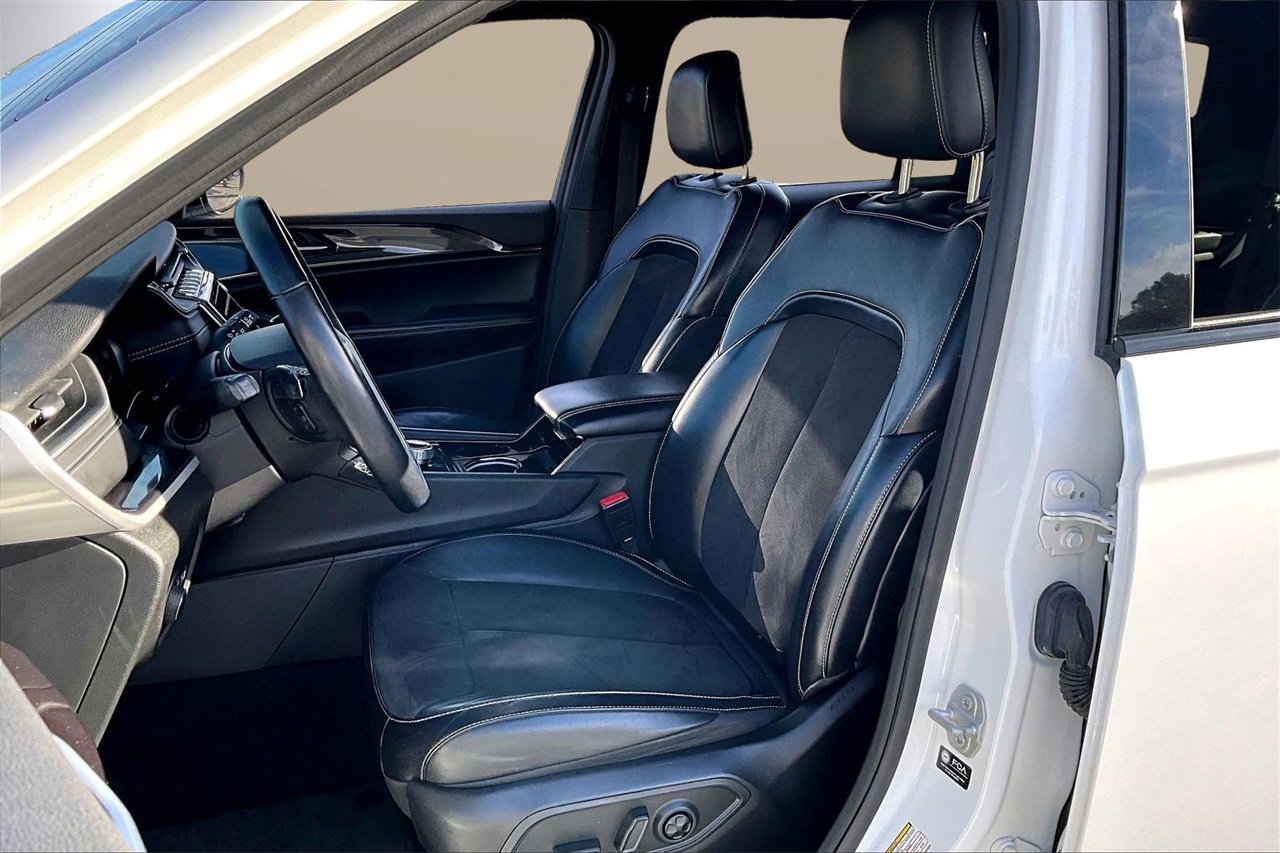 Certified 2022 Jeep Grand Cherokee L Laredo image 20