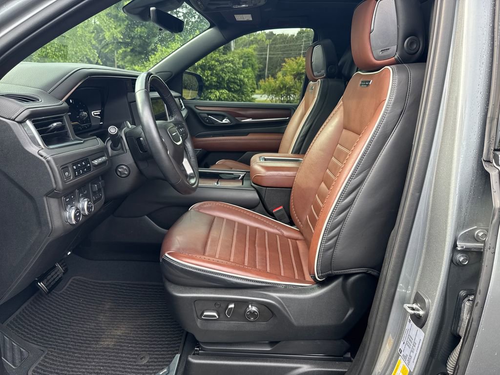 Used 2023 GMC Yukon XL Denali Ultimate AWD/4WD image 24