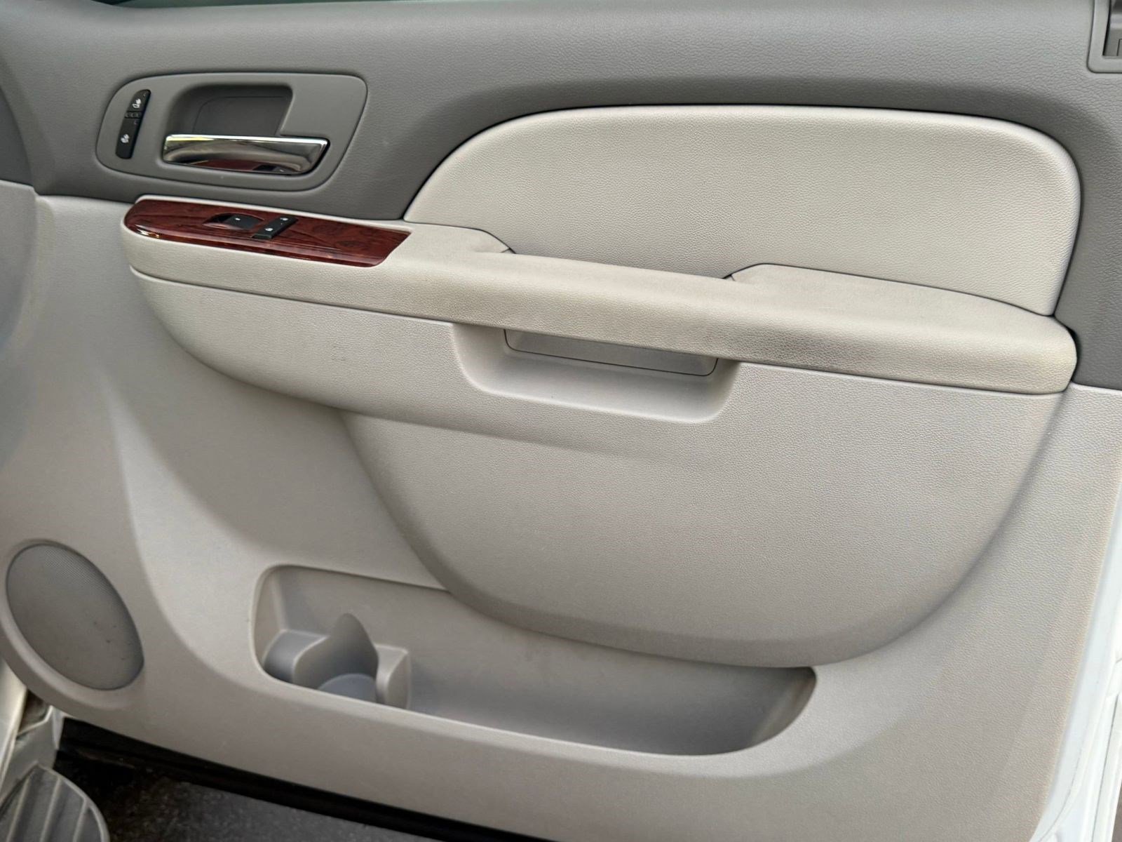 Used 2012 Chevrolet Suburban LT w/ Luxury Package image 32