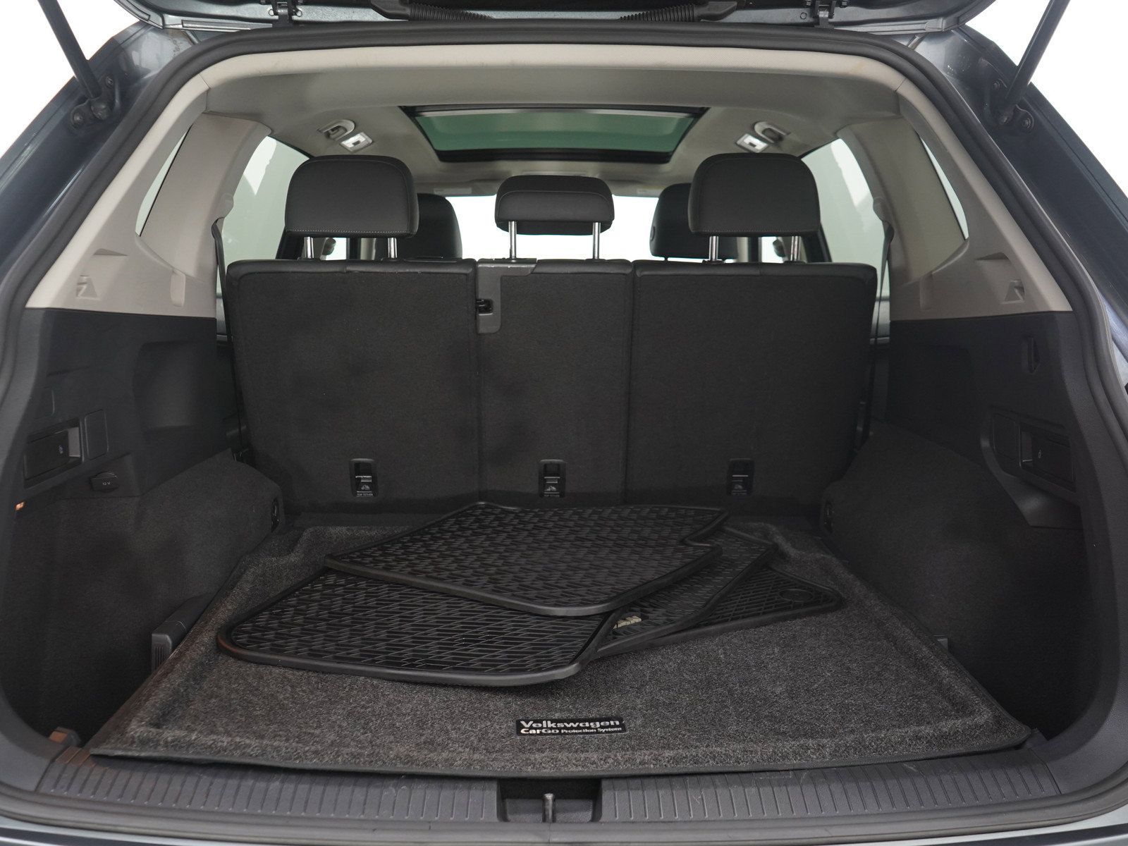 Used 2019 Volkswagen Tiguan SE w/ Panoramic Sunroof Package AWD/4WD image 9