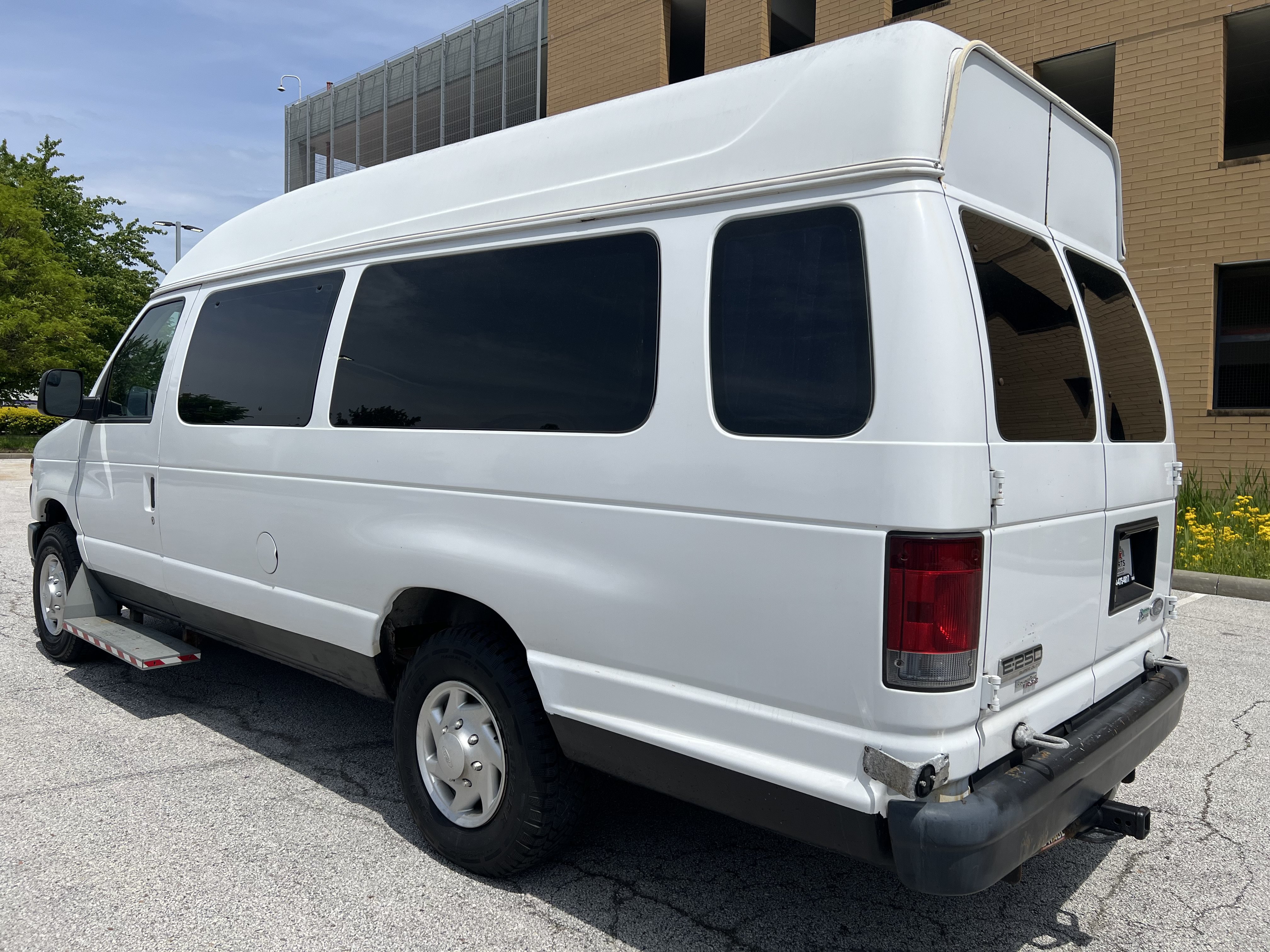 Used 2013 Ford E-250 and Econoline 250 Extended w/ PWR Group RWD image 4