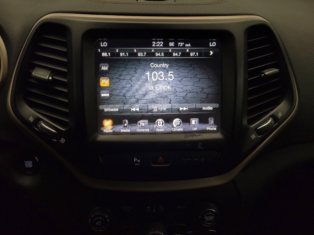 Used 2017 Jeep Cherokee Latitude w/ Comfort/Convenience Group image 25