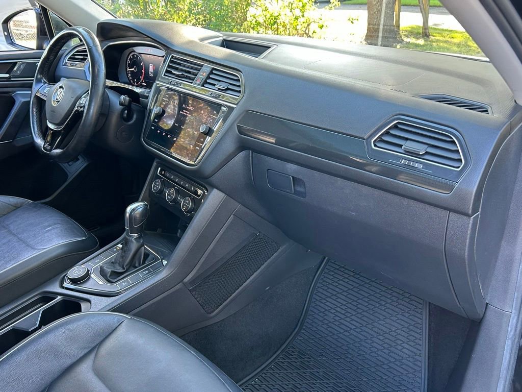 Used 2018 Volkswagen Tiguan SEL Premium image 42