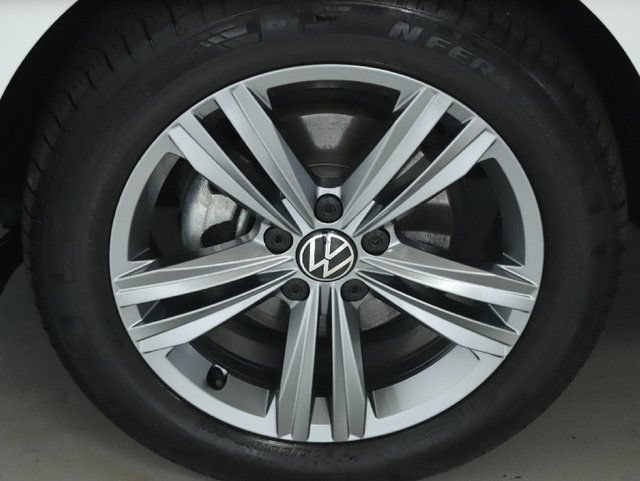 Used 2024 Volkswagen Jetta SE w/ Panoramic Sunroof Package FWD image 37