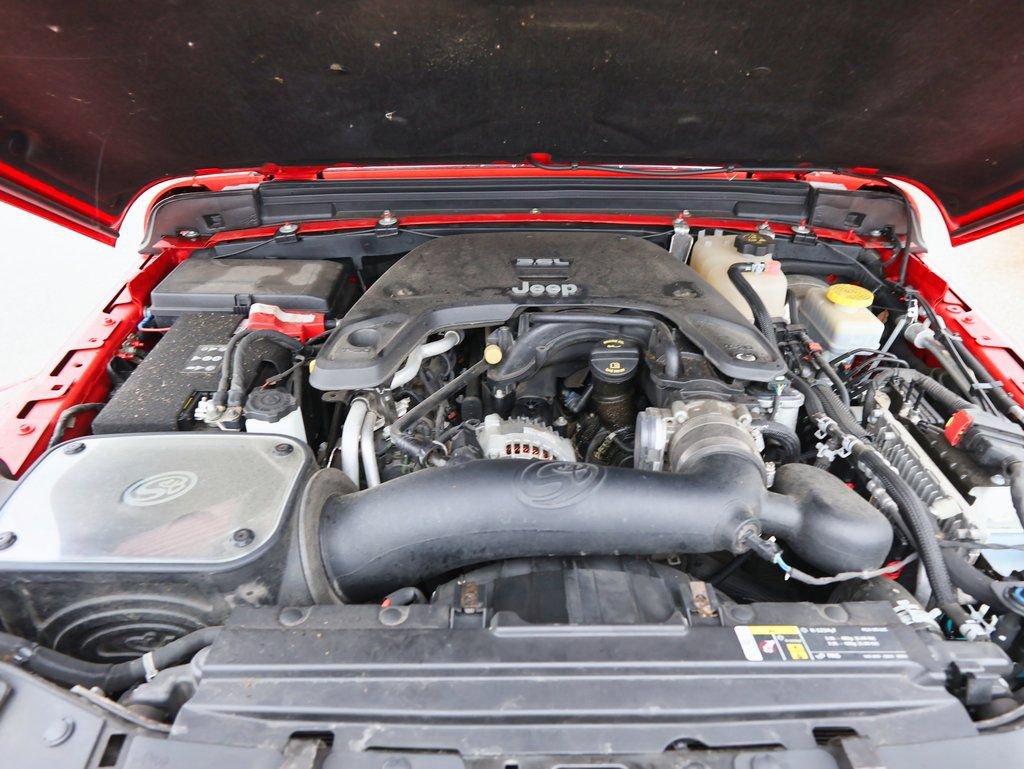 Used 2018 Jeep Wrangler Unlimited Sahara image 36