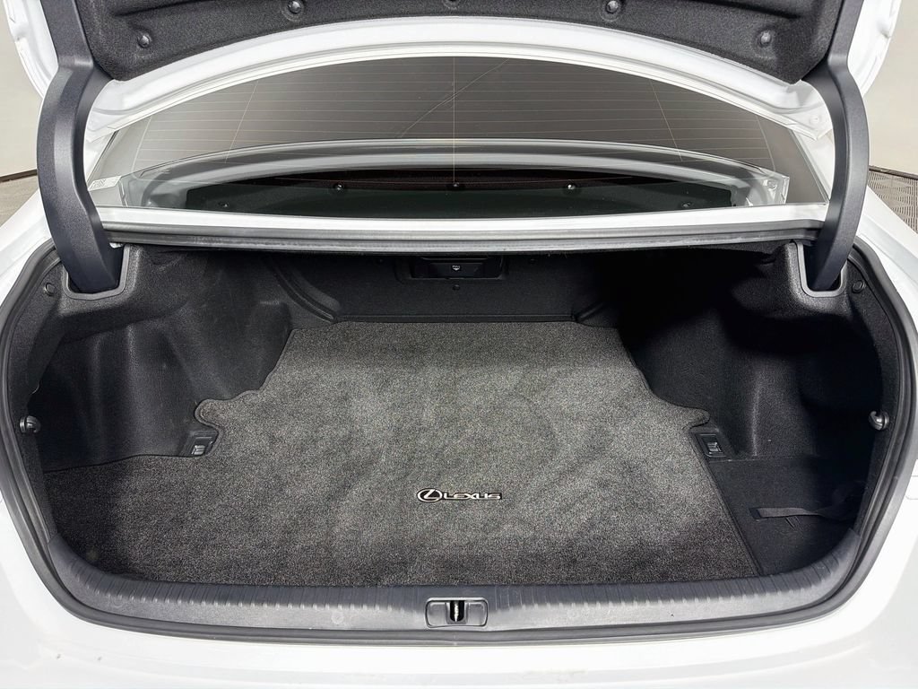 Used 2022 Lexus RC F w/ Premium Package RWD image 26