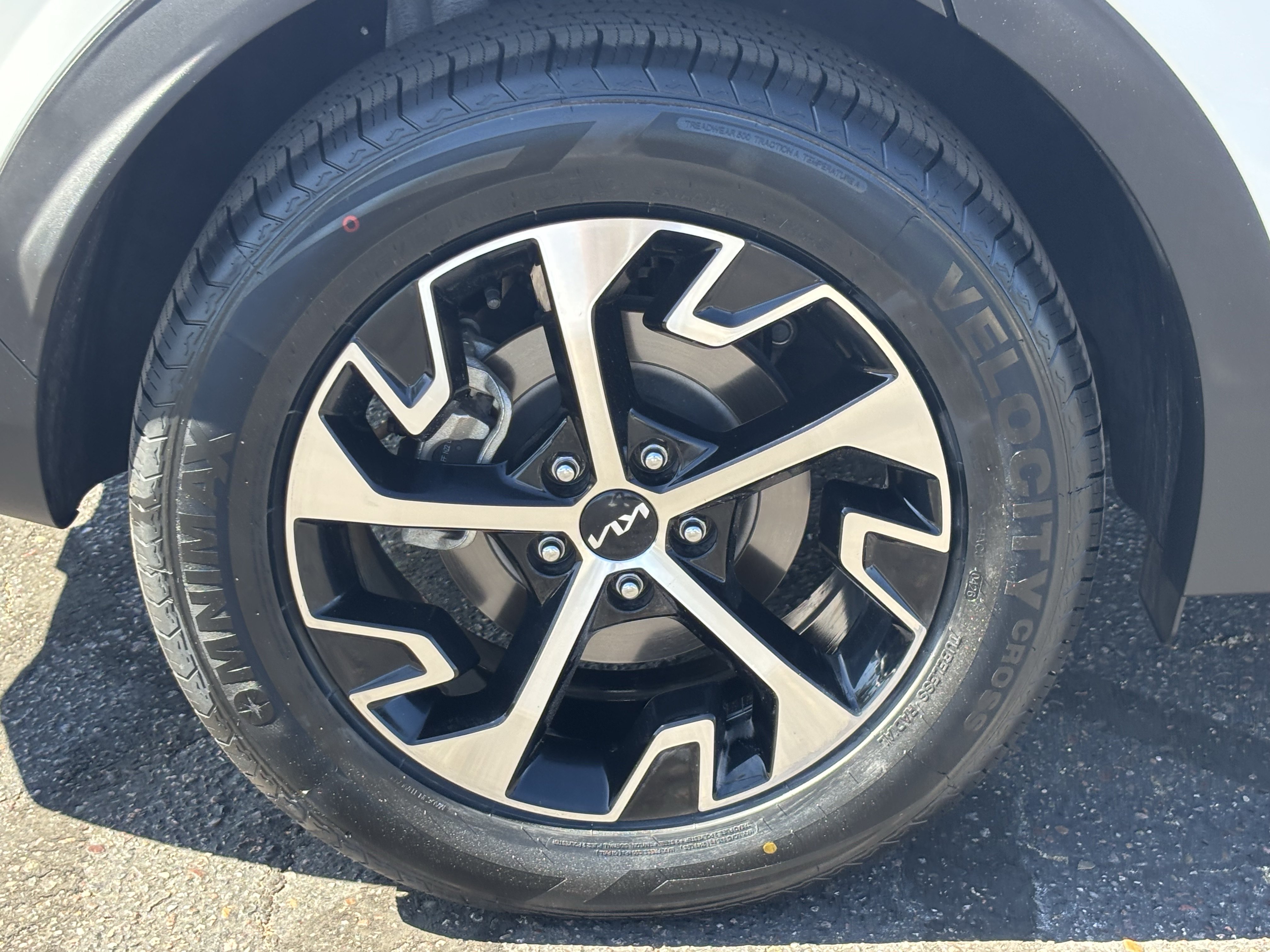 Certified 2023 Kia Sportage EX AWD/4WD image 7