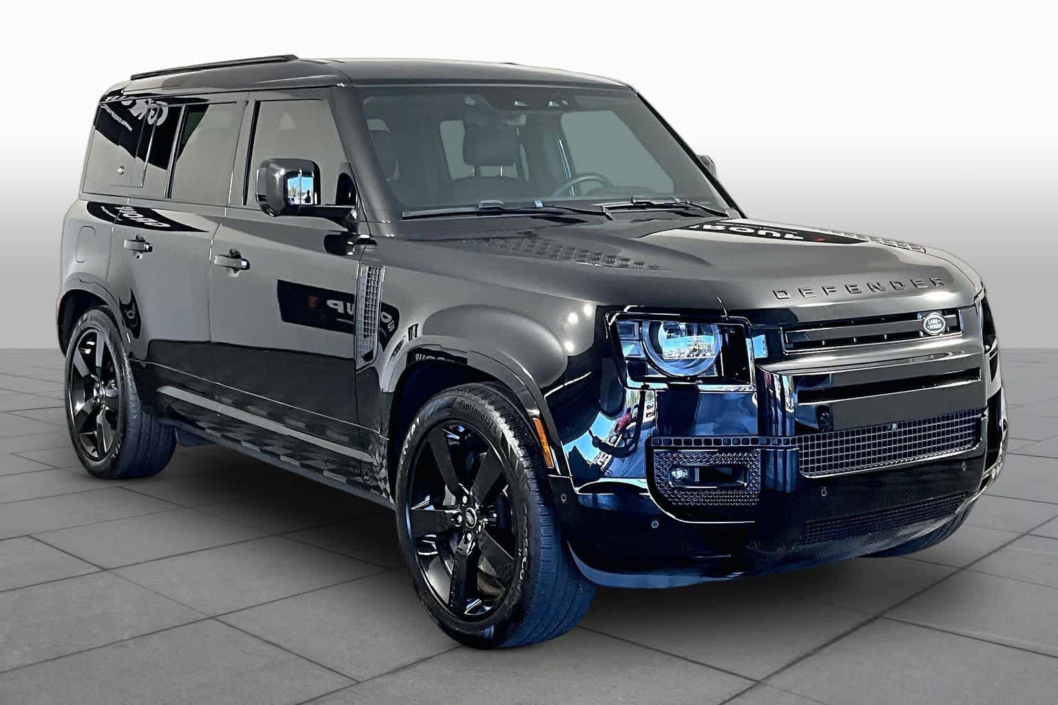 Used 2024 Land Rover Defender 110 X-Dynamic SE AWD/4WD image 3