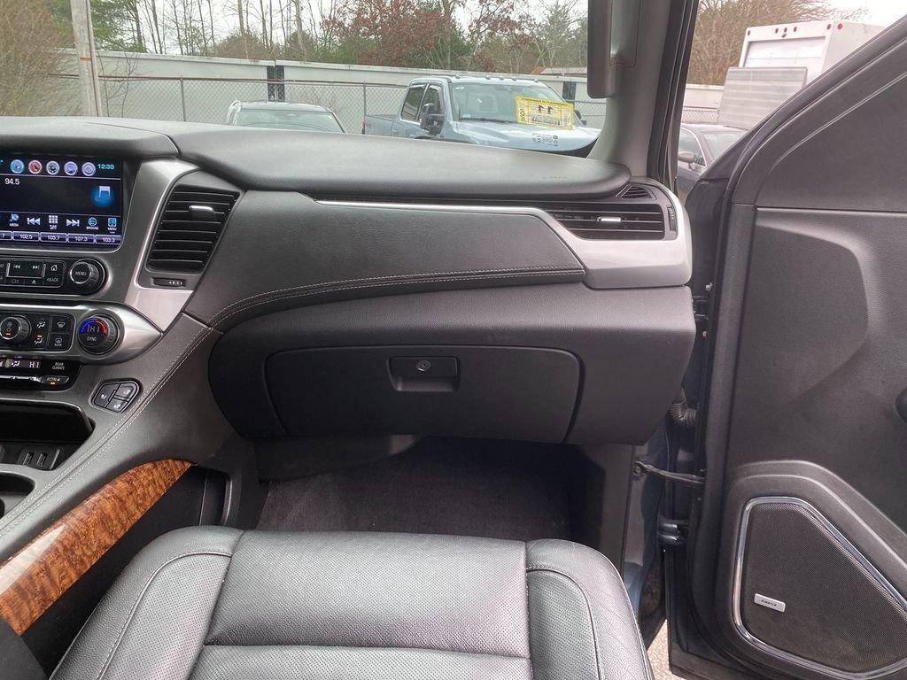 Used 2020 Chevrolet Suburban Premier AWD/4WD image 29