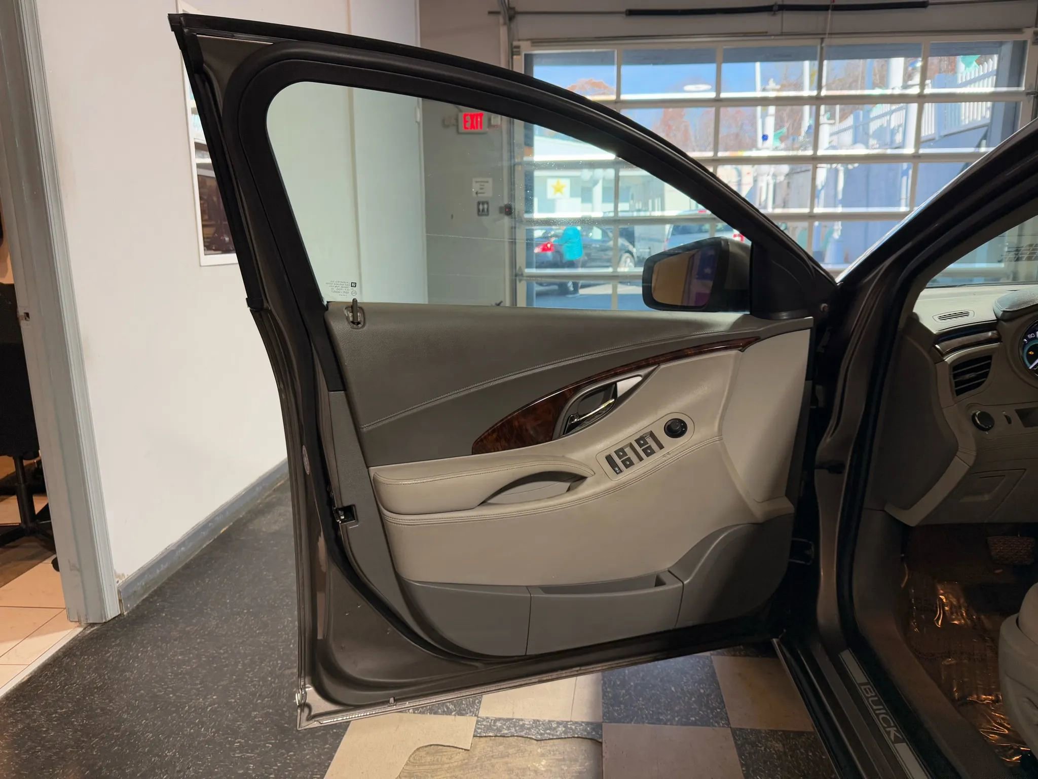 Used 2012 Buick LaCrosse image 18