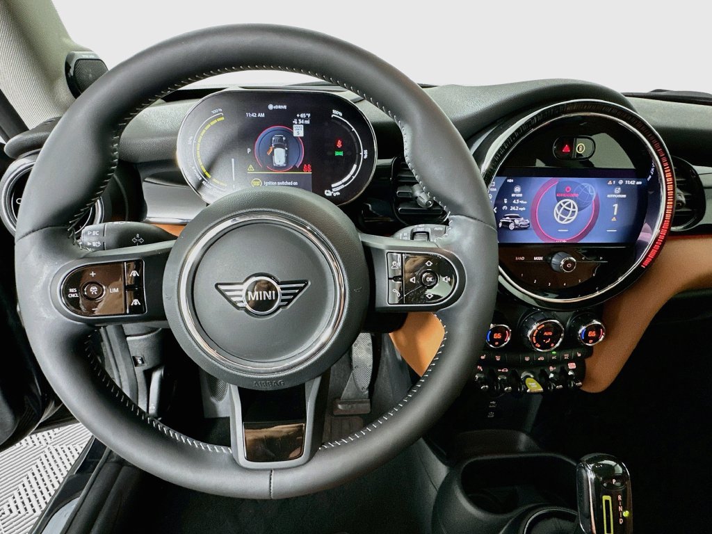 Used 2024 MINI Cooper SE FWD image 11