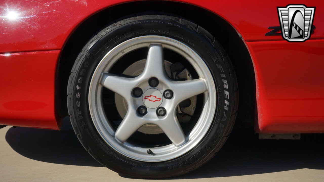 Used 1999 Chevrolet Camaro Z28 w/ Performance Pkg image 7