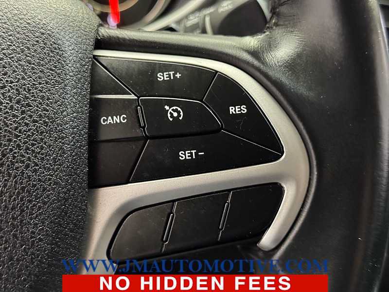 Used 2018 Jeep Cherokee Latitude Plus AWD/4WD image 41