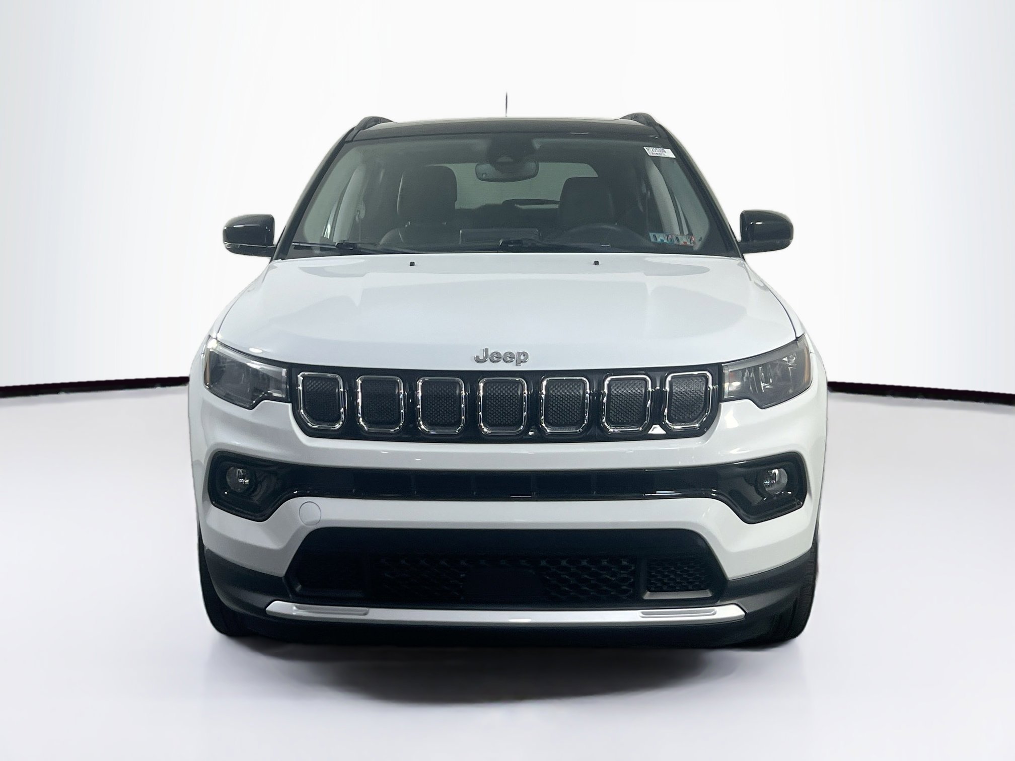 Used 2022 Jeep Compass Limited w/ Sun and Sound Group AWD/4WD image 2