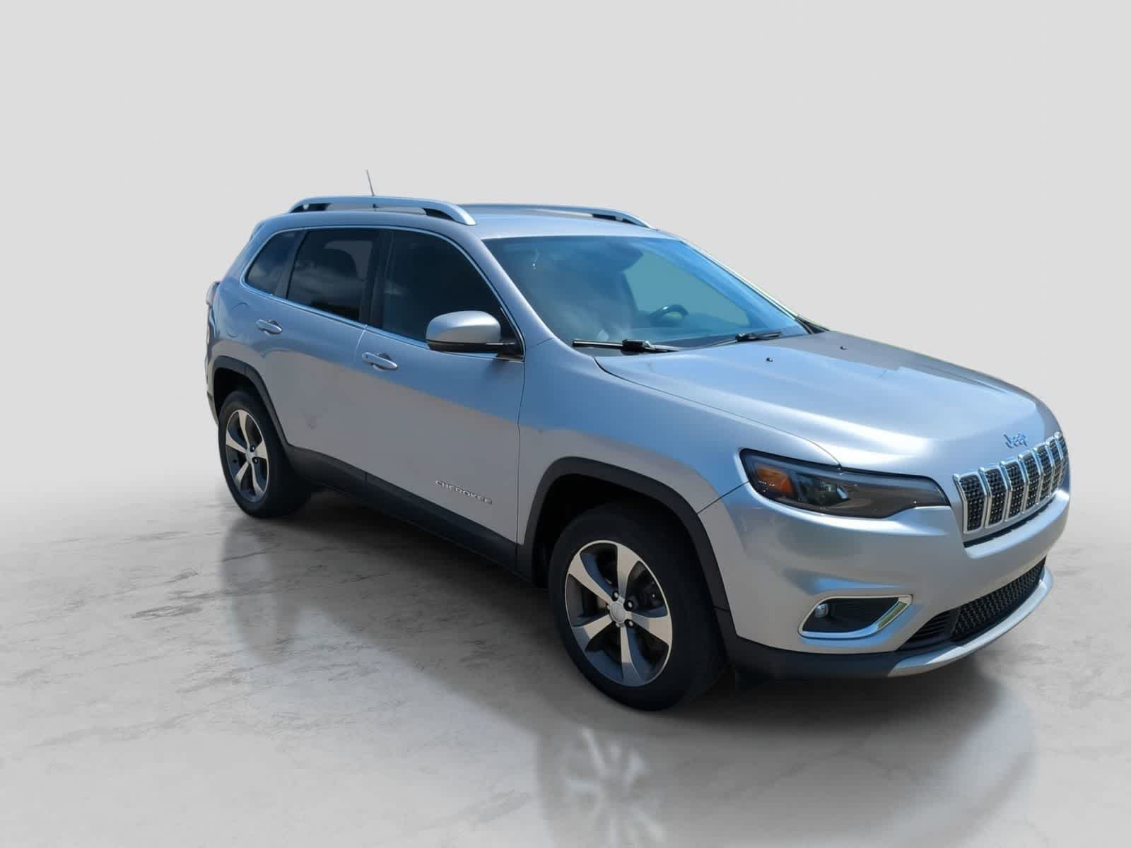 Used 2020 Jeep Cherokee Limited w/ Trailer Tow Group AWD/4WD image 2