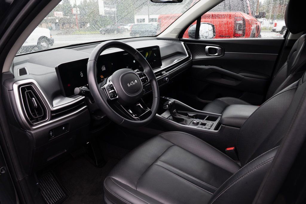 Used 2024 Kia Sorento S FWD image 17