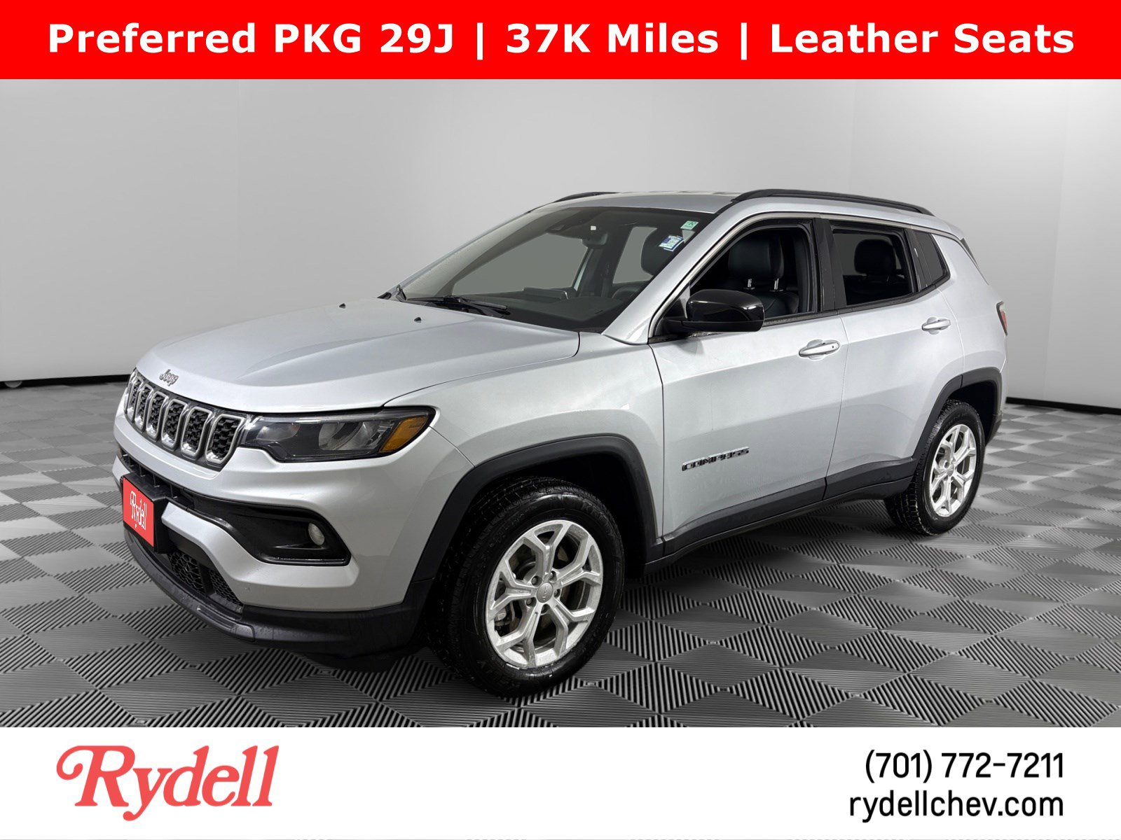 Used 2024 Jeep Compass Latitude image 1