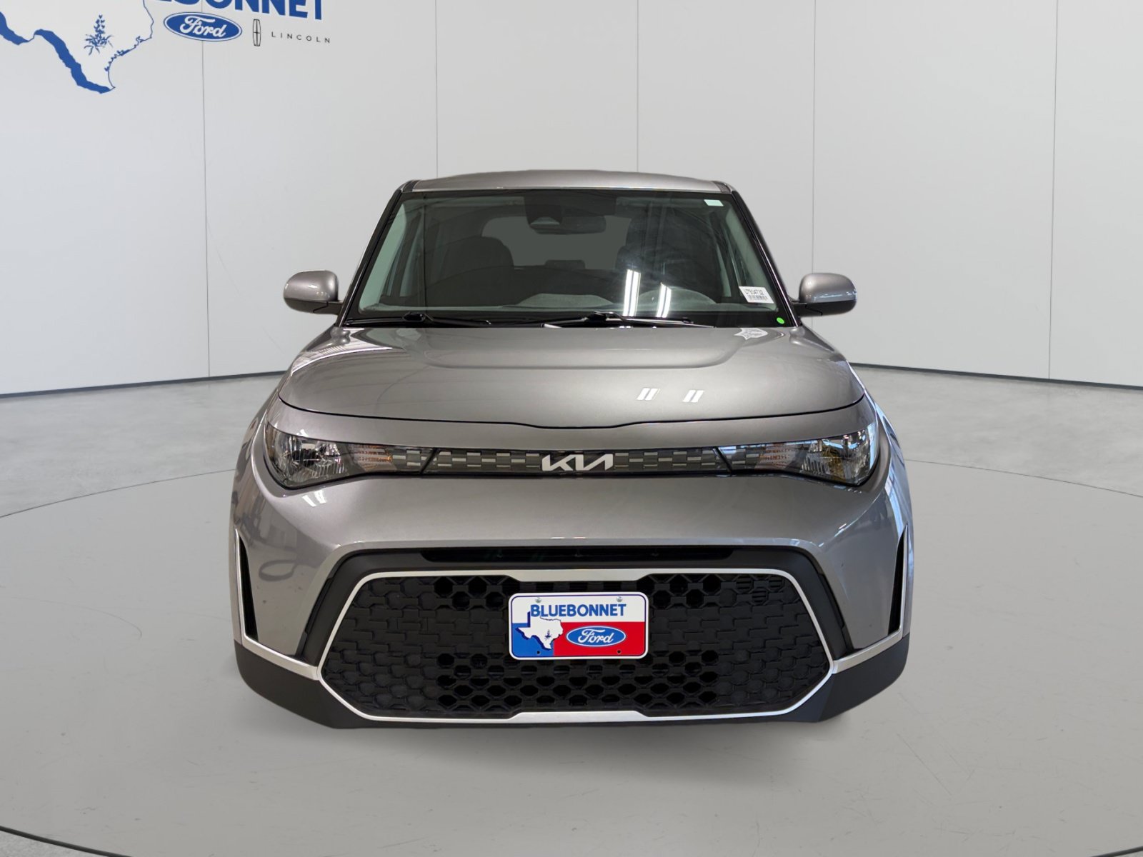 Used 2025 Kia Soul LX w/ LX Technology Package FWD image 2