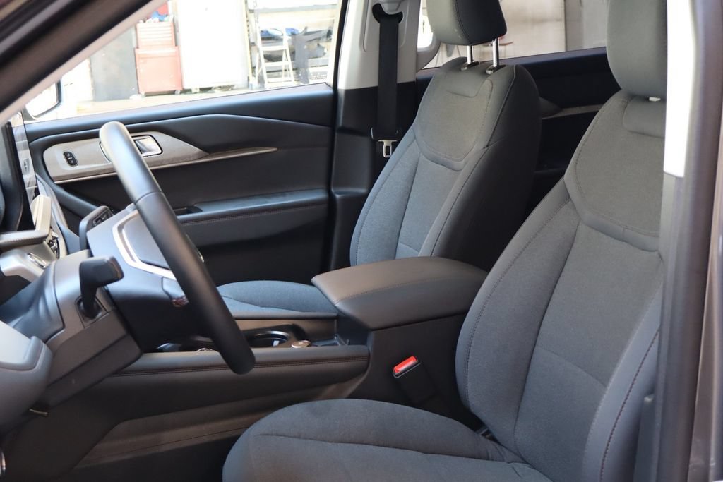 Used 2025 Ford Explorer Active AWD/4WD image 20