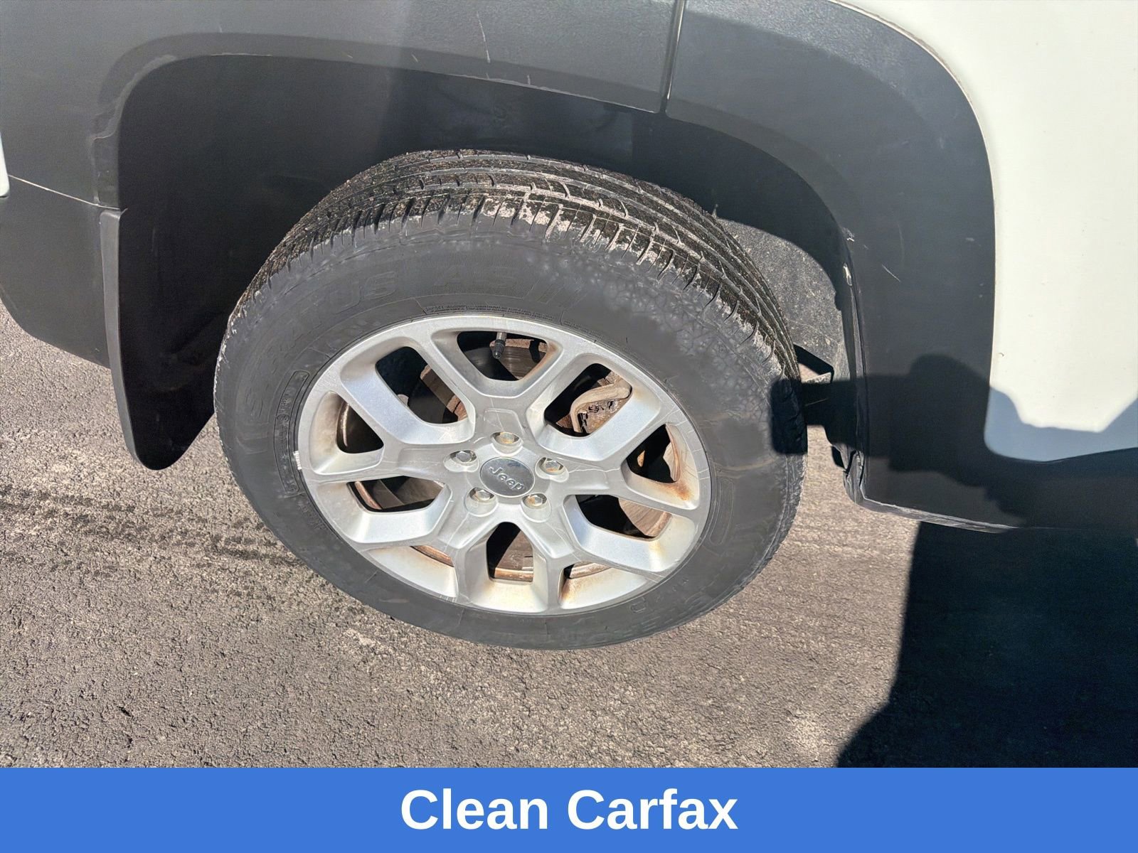 Used 2017 Jeep Renegade Latitude image 13