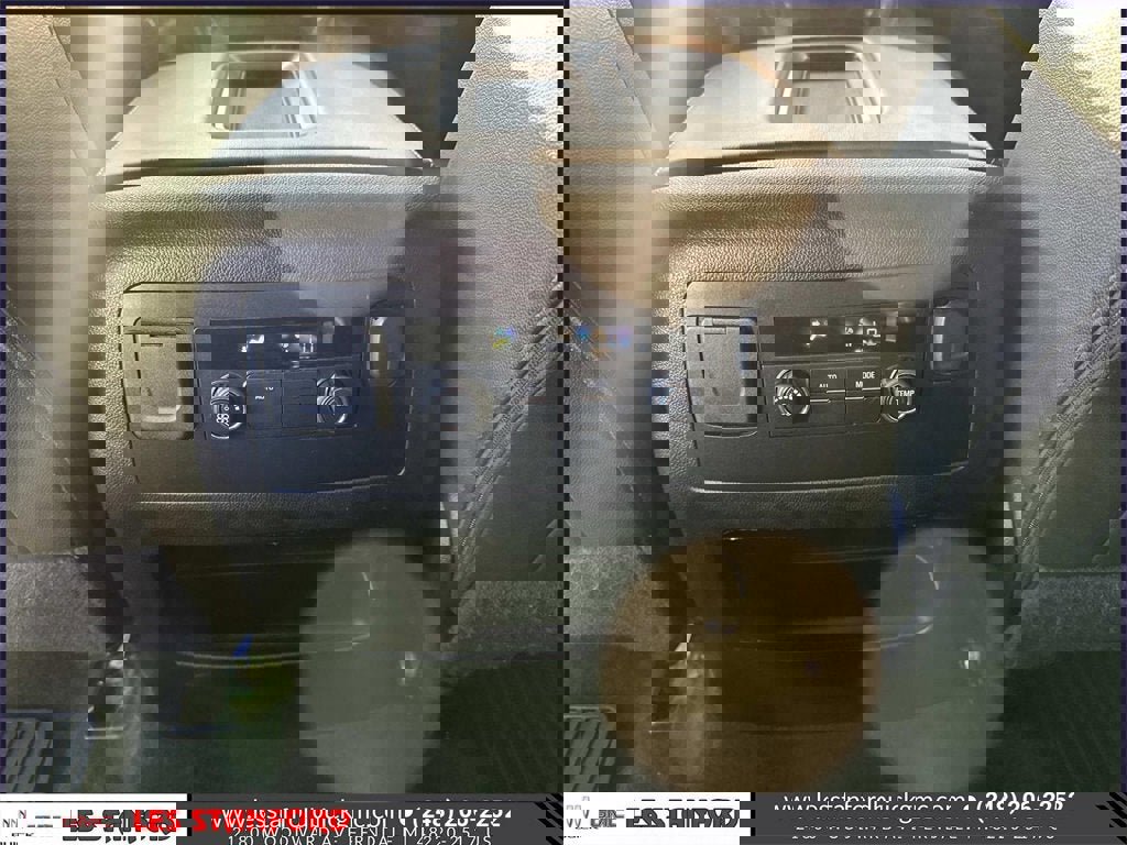 Used 2018 GMC Yukon XL SLT image 16