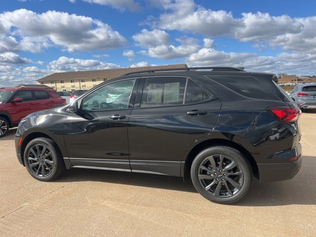 Used 2022 Chevrolet Equinox RS w/ LPO, Floor Liner Package image 7