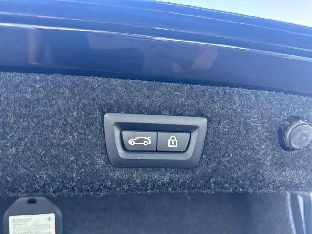 Used 2020 BMW 530i w/ M Sport Package RWD image 24