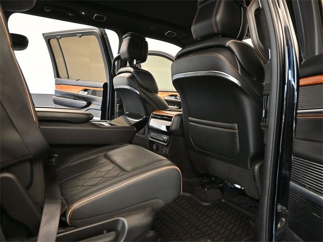 Used 2022 Jeep Grand Wagoneer Series III image 29