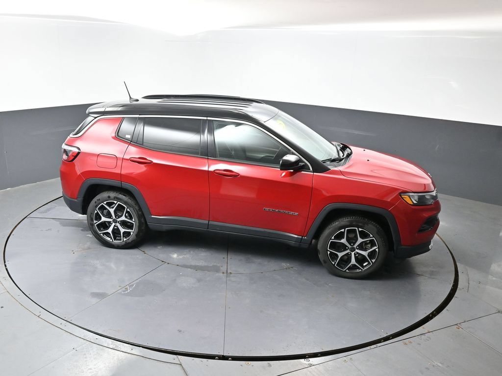 Used 2025 Jeep Compass Limited AWD/4WD image 43