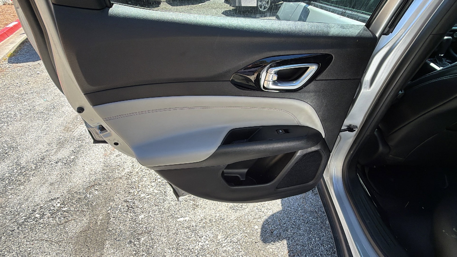 Used 2024 Jeep Compass Limited image 22